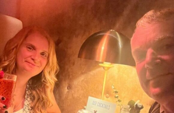 Parents-of-22 Sue and Noel Radford celebrate 31 years married with posh date night