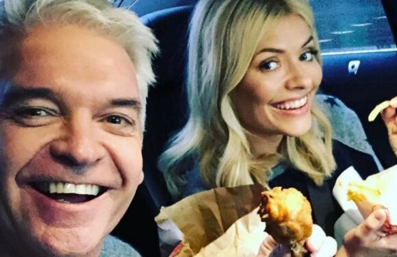 Phillip Schofield removes all trace of Holly Willoughby from his Instagram