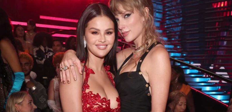 Selena Gomez Jokes She Looks 'Constipated' Next to Taylor Swift in VMAs Photo – See the Pic!
