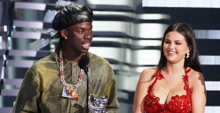 Selena Gomez Wins First VMA in 10 Years for Calm Down With Rema!