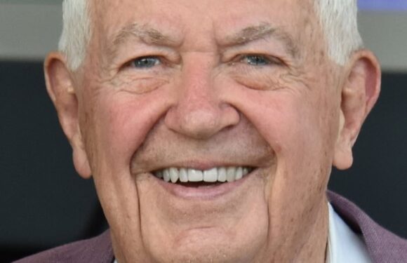 Self-made billionaire reveals secrets to his success and staying rich
