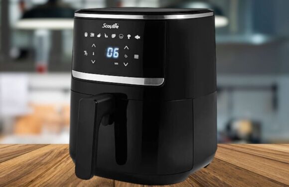 Shoppers are ‘thrilled’ with ‘bargain’ dual drawer air fryer that ‘saves time’