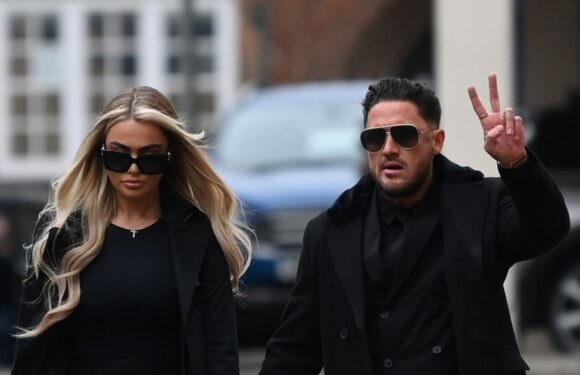 Stephen Bear ‘dumped’ by fiancée Jessica Smith and is ‘begging her to take him back’