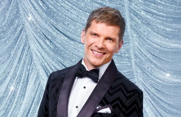 Strictlys Nigel Harman: Im 50 – does the nation need to see my belly button hanging out?