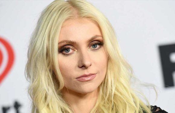 Taylor Momsen 'Relentlessly' Teased as 'Grinch Girl,' Reveals Reason for Leaving Gossip Girl