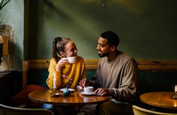 Therapist reveals the five questions you should always ask on a first date