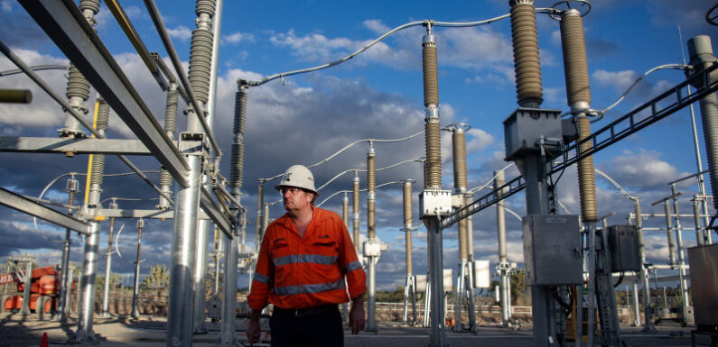 Tradie migration solution needed to meet renewable energy target: union, industry