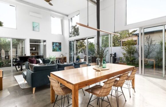 Two-speed property market: Why this Northcote auction soared while others languish