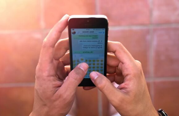 WhatsApp grey tick explained including key sign you’ve been blocked