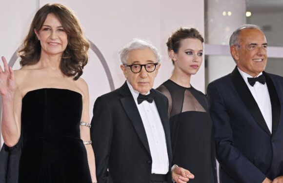 Woody Allens Coup De Chance Gets 5-Minute Ovation At Venice Film Festival