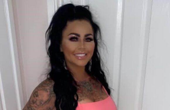 'I will sue!' Pregnant woman kicked off EasyJet along with family says