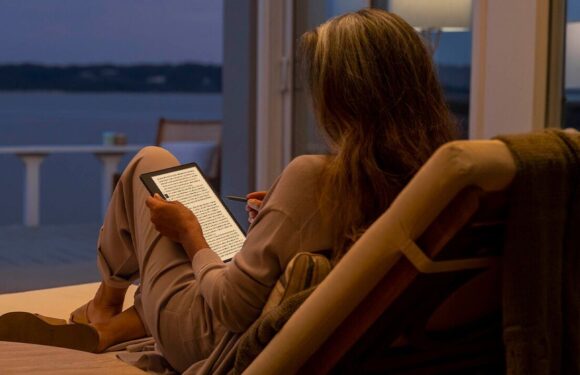 Amazon offers one million books for FREE and ultimate Kindle to read them