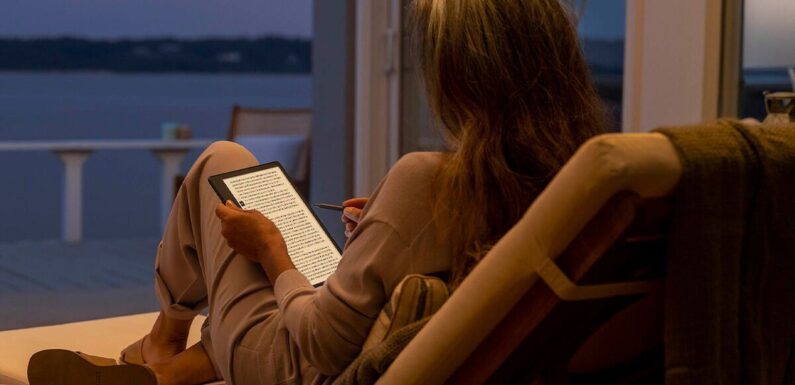 Amazon offers one million books for FREE and ultimate Kindle to read them