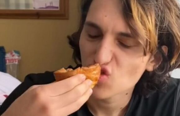 American tries Yorkshire puddings for the first time – and leaves Brits fuming