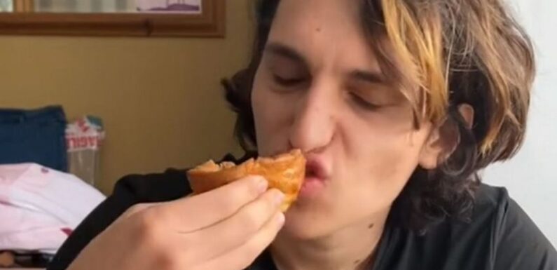 American tries Yorkshire puddings for the first time – and leaves Brits fuming