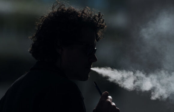Anxious teens turn to vaping as parents urged to talk to their children