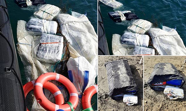 Bags containing hundreds of kilos of 'cocaine' wash up on Dorset beach