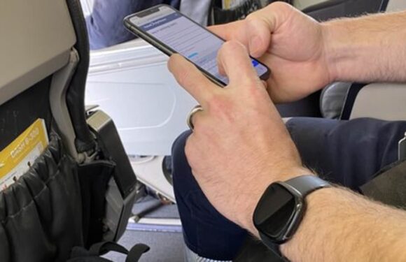 Battle of the sexes erupts over this unassuming plane photo