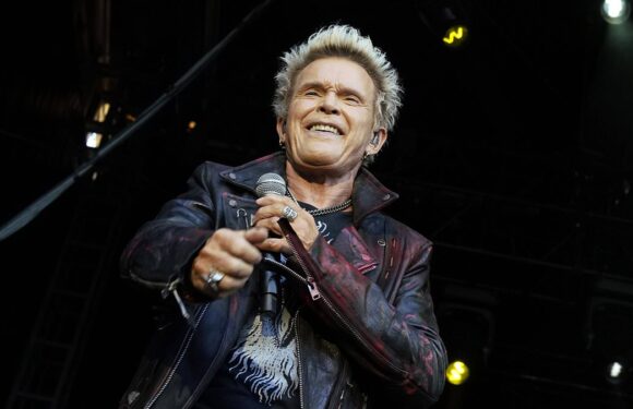 Billy Idol leaves his devoted fans stunned