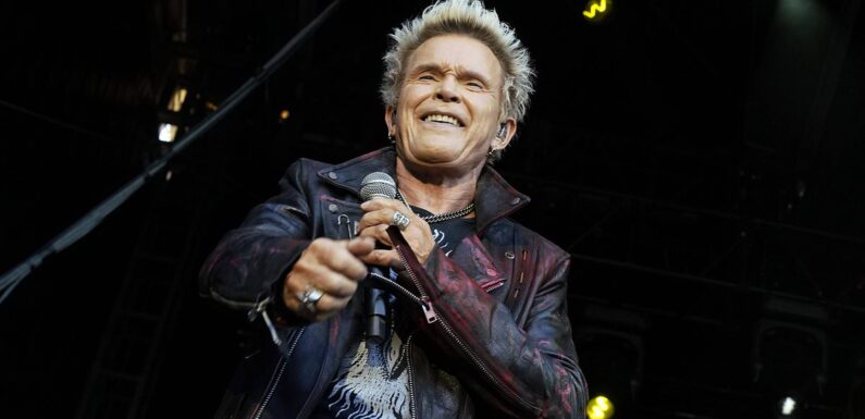 Billy Idol leaves his devoted fans stunned