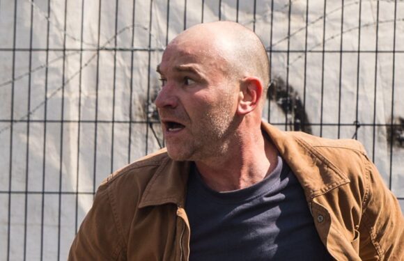 Coronation Streets Tim Metcalfe star teases viewers should be worried