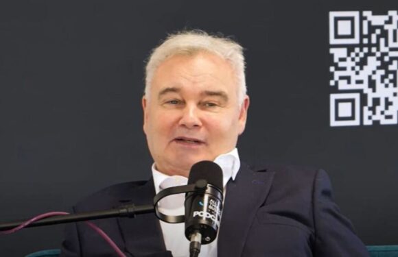 Eamonn Holmes blasts household names that cant read autocue or present live