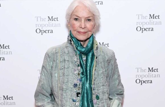 Ellen Burstyn on Why She's 'Juggling' So Many Roles at 90