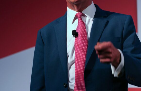 Farage demands debanking row staff suspended as boasts revealed