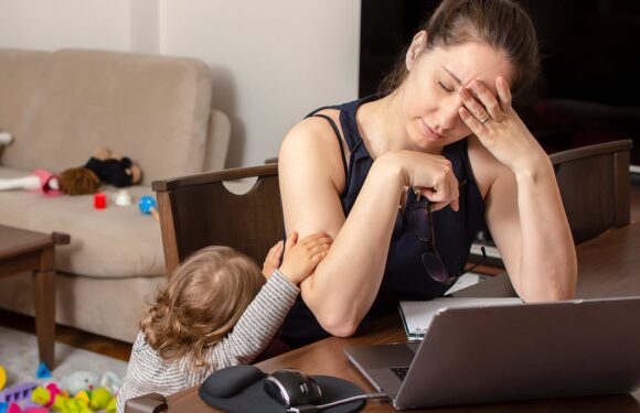Half a million jobless parents on benefits face 30 hours work search