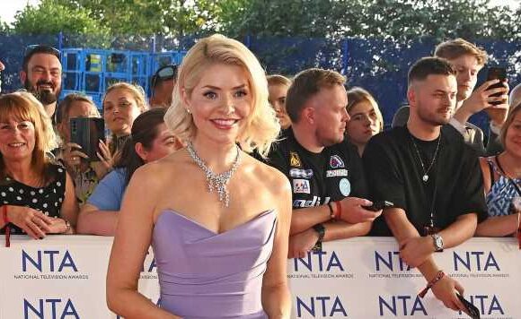 Holly Willoughby replacement found as co-star becomes speedy favourite?