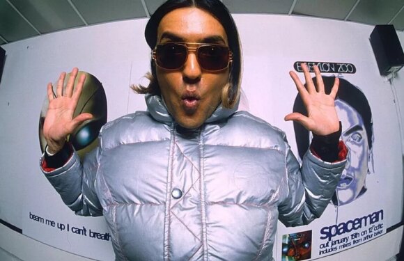 Huge 90s pop star looks totally different after band split and surprising career change