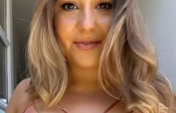 I have 32J size breasts and I love my figure