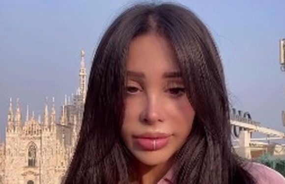 I travel the world and get naked in public – but trolls think its Photoshop