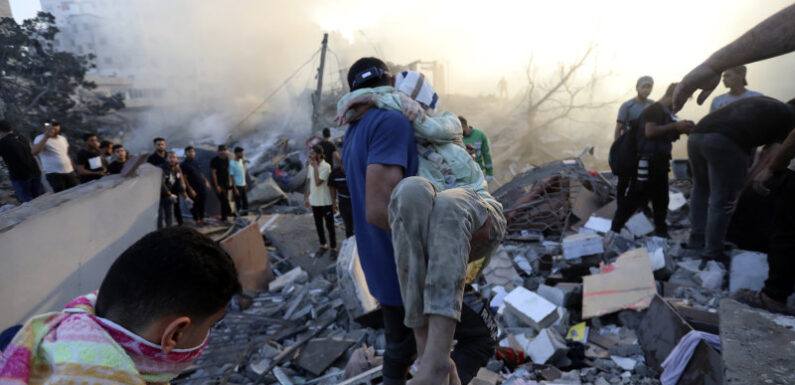 Israel bombs southern Gaza as world leaders seek pause in fighting