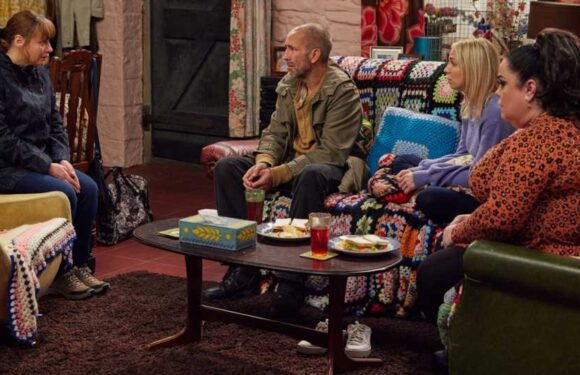 Lydia Dingle reveals truth about rapist Craig to her family in Emmerdale | The Sun