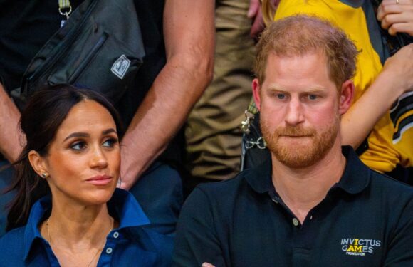 Meghan Markle snubbed by Kate Middletons sister Pippa after mums worried concern