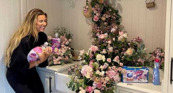 Mrs Hinch fans ‘can’t stop sniffing’ at winter rose and eucalyptus home range