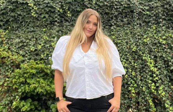 Mum celebrates post-partum body as she strips down to lingerie