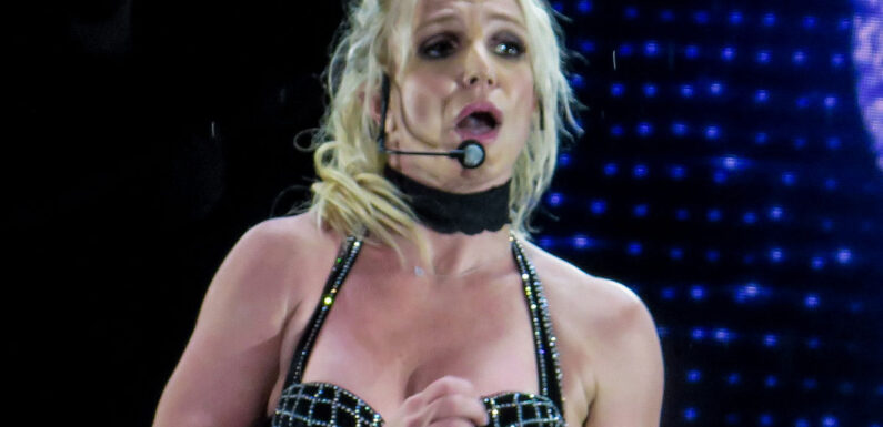 Oops… Britney Spears Pulled Over & Ticketed By Police Again!