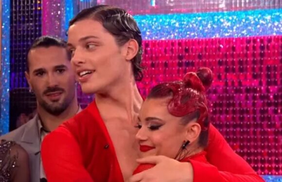 Strictlys Dianne Buswell in cryptic post after emotional display with Bobby