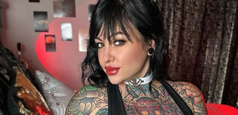 Tattoo model dubbed ‘sexiest girl in the world’ after sharing racy bedroom snaps