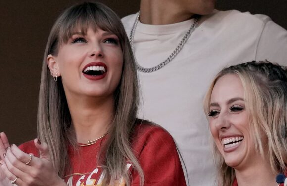 Taylor Swift sends Brittany Mahomes a1989 (Taylor's Version) gift