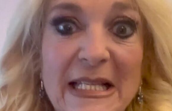 Vanessa Feltz on ‘perils of being single’ as she suffers embarrassing wardrobe malfunction