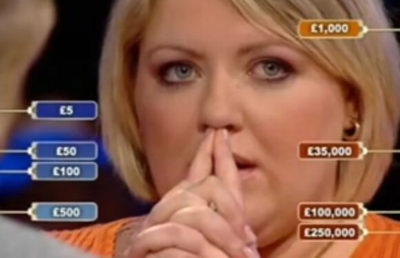 Watch the moment Big Brother’s Kerry wins £35k in Deal Or No Deal’s famous ‘power cut’ episode | The Sun