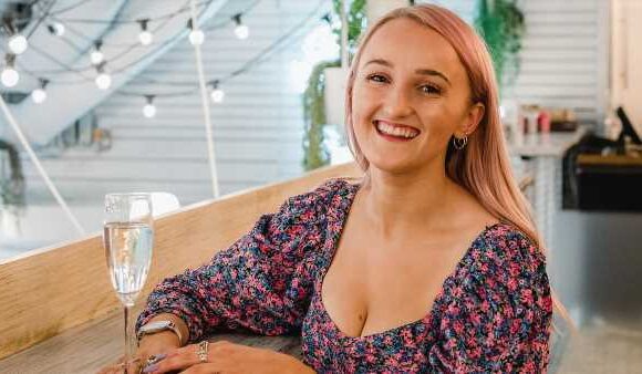 'I went sober after uni drinking culture left me with alcohol issues'