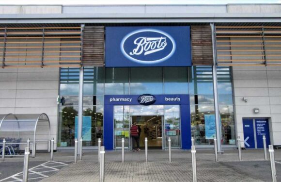 'What is happening' cry Boots shoppers as stores to start closing in an hour | The Sun