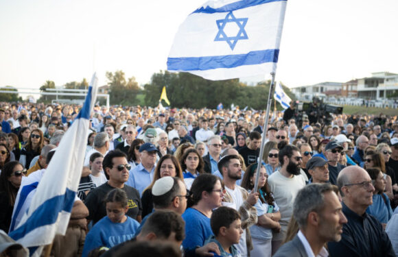 ‘Our world has changed’: Thousands gather in Sydney for vigil in support of Israel