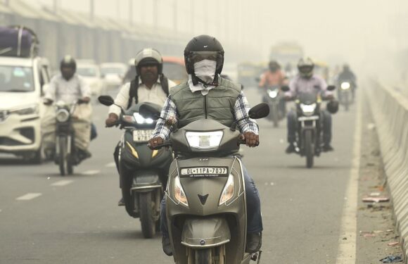 Air pollution reaches the near-maximum level possible in Delhi