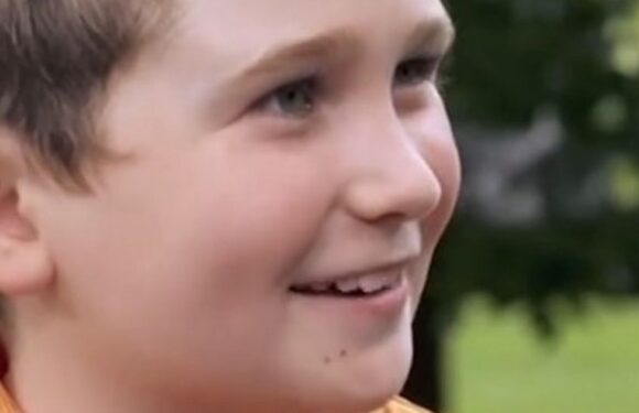 Antiques Roadshow youngest collector wowed at worth of genie lamp