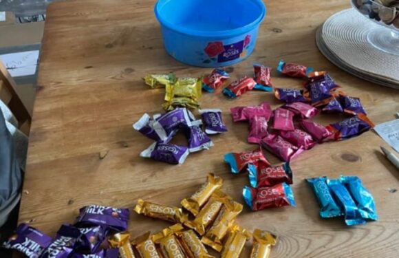 Cadbury apologises for issues with Roses chocolate tubs